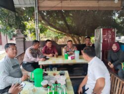 Pendekatan Humanis Bhabinkamtibmas Polres langkat Duduk Bersama dengan Warga, Edukasi Kamtibmas.