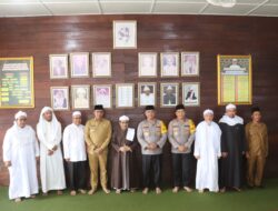 Kapolres Langkat Dampingi Kapolda kunjungi perkampungan religius Babussalam.