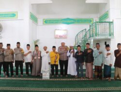 Polres Langkat Gelar Jumat Curhat di Masjid Riyaadusshoiihin Langkat.