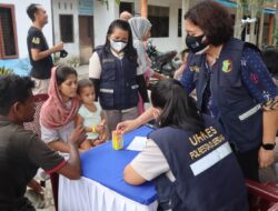 Gerakan kemanusiaan Polresta Deli Serdang Berikan Layanan Kesehatan Kepada Etnis WNA Rohingya Di Kecamatan Pantai Labu.