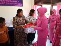 Kunjungan Kerja Ketua Bhayangkari Cabang Langkat Ny. Ayu David ke Pengurus Bhayangkari Ranting Kuala.
