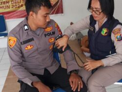 Sie Dokkes Polresta Deli Serdang Cek Kesehatan Dan Berikan Vitamin Kepada Personil Pengamanan OMP Toba 2024
