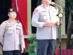 Personil Polresta Deli Serdang Terima Penghargaan dari Kapolda Sumut Atas Aksi Heroik Evakuasi Korban Banjir.