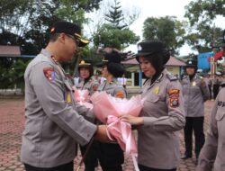 Spesial Hari Ibu, Kapolres Langkat Berikan Apresiasi untuk Polwan dan PHL Wanita