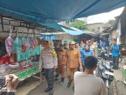 Kapolres Langkat, Pj Bupati, dan Dandim 0203 Sidak Pasar untuk Pastikan Ketersediaan Sembako Jelang Natal dan Tahun Baru