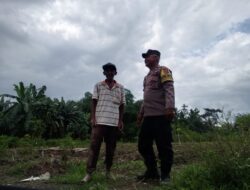 Bhabinkamtibmas Polsek Stabat Dukung Petani Lokal, Sambangi Lahan Pertanian di Desa Pantai Gemi