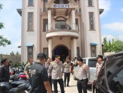 Kapolresta Deli Serdang Tinjau Langsung Pengamanan dan pelaksanaan Ibadah Jumat Agung Hari Wafatnya Yesus Kristus di Gereja Wilkum Polresta Deli Serdang