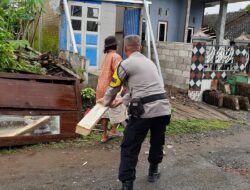 Anggota Polres Wonosobo Renovasi 3 Warga Tak Layak Huni di Desa Wonosobo