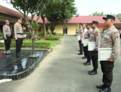 Kapolres Binjai Berikan Reward Terhadap Personil Yang Berprestasi