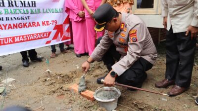 Peletakan Batu Pertama, Polres Langkat dan Baznas Kab. Langkat Bangun Harapan Lewat Bedah Rumah Ibu Jami’ah yang Terdampak Kebakaran