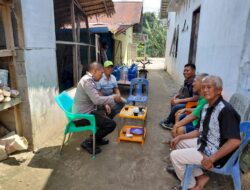 Bhabinkamtibmas laksanakan Sosialisasi Bahaya Narkoba dan Minuman Keras di Desa Binaan