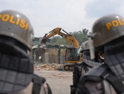 Tim gabungan Polda Sumut, Kodam I/BB dan Pemprov Sumut Rubuhkan THM Marcopolo