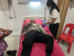 UNJUK RASA DI DPRD SUMUT, SEJUMLAH PERSONEL POLISI ALAMI LUKA SAAT PENGAMANAN