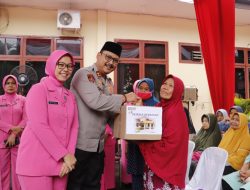 Kapolres Langkat dan Bhayangkari Salurkan 150 Paket Sembako untuk Bilal Mayit, Penggali Kubur, dan Kaum Duafa