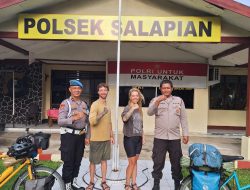Dua Turis asal Jerman Menginap di Polsek Salapian dalam Perjalanannya Menuju Ke Objek Wisata Bukit Lawang