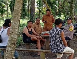Bhabinkamtibmas Polsek Salapian Lakukan Patroli Sambang Warga