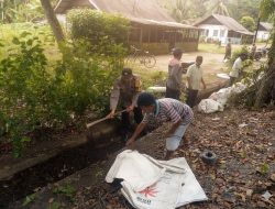Bhabinkamtibmas Polsek Secanggang Ajak Warga Gotong Royong, Wujud Kepedulian Polri terhadap Lingkungan dan Kebersamaan