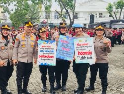 Dengan Humanis, Polwan Polda Sumut Laksanakan Pengamanan Aksi Unjuk Rasa di Kantor Gubernur Sumut
