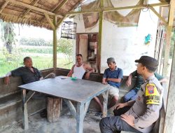 Memasuki Musim Hujan, Bhabinkamtibmas Desa Buluh Telang Himbau Warga Waspada Bencana Alam