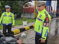 Banjir Lumpuhkan Arteri Binjai-Medan, Polda Sumut Hadir Berikan Solusi Lewat Pengawalan di Tol