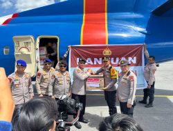 Kapolri Serahkan Bantuan 3,5 Ton kepada Korban Bencana di Taput