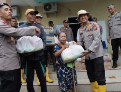 Kabag Astamaops Mabes Polri Tinjau Lokasi Longsor dan Salurkan Bansos di Kota Sibolga