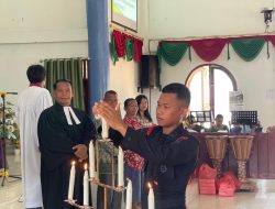 Polda Sumut Bersihkan Gereja HKBP Hutanabolon dan Ikut Ibadah Natal Bersama Warga