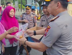 Kapolres Binjai Berbagi Takjil di Bulan Suci Ramadhan 1447 H