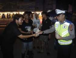 Hari ke-18 Ramadhan, Polres Langkat Gelar Sahur On The Road dan Bagikan 100 Nasi Sahur