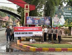 Polres Langkat Berbagi Takjil kepada Masyarakat di Hari ke-20 Ramadhan