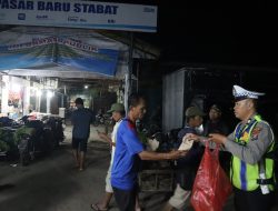 Polres Langkat Berbagi Nasi Sahur di Hari ke-25 Ramadhan, Wujud Kepedulian kepada Masyarakat