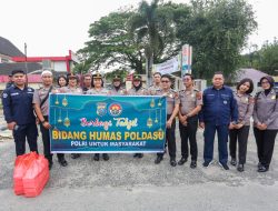 Semangat Ramadhan, Bid Humas Polda Sumut Turun ke Jalan Berbagi Takjil untuk Masyarakat