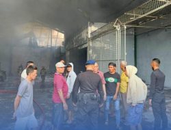 Respons Cepat Tanpa Tunda, Brimob Polda Sumut Berhasil Kendalikan Kebakaran di Medan Timur