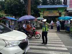 SAT LANTAS POLRES LANGKAT HADIR ATUR KEPULANGAN ANAK SEKOLAH, WUJUDKAN KAMSELTIBCAR LANTAS YANG AMAN DAN KONDUSIF