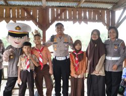 Polri Sahabat Anak, Satlantas Polres Langkat Kawal dan Edukasi Keselamatan Berlalu Lintas kepada Siswa SD IT Al-Fityah