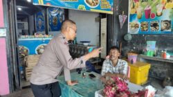 Bhabinkamtibmas Polsek Stabat Gencarkan Sambang, Imbau Warga Waspada Curanmor serta Manfaatkan Call Center 110