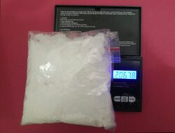 POLRES LABUHANBATU SELATAN MELALUI SAT RESNARKOBA UNGKAP PEREDARAN SABU, DUA TERSANGKA DIAMANKAN DENGAN BARANG BUKTI 206,78 GRAM