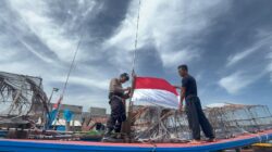 Sambut HUT ke-81 RI, Sat polairud Polres Langkat Bagikan Bendera Merah Putih kepada Nelayan