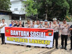 Kapolres Langkat Salurkan Bantuan Material untuk Pembangunan Gereja      Langkat-Semangat dalam memperkuat jalinan sinergitas antara Polri dan seluruh elemen masyarakat, Kapolres Langkat AKBP Hannry P.H.Tambunan, S.E., S.I.K. melaksanakan kegiatan Safari Kamtibmas dan Polres langkat Peduli Tempat Ibadah di Gereja GPdI di Jalan M. Amar, Kelurahan Stabat Baru, Kecamatan Stabat Senin (10/8/2026).