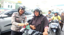 Polres Tebing Tinggi Bagikan 3.000 Bendera Merah Putih Sambut HUT ke 81 RI
