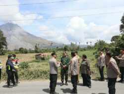 Kapolda Sumut Turun Langsung Pantau Kondisi Sinabung dan Kesiapan Personel Bantu Masyarakat di Karo