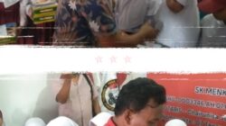 Acara diawali yang pertama pembukaan di pimpin doa oleh bapak Ismail dan selanjutnya pemotongan pita .