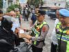 Kapolres Langkat beri bingkisan untuk pegendara yang tertib berlalu lintas