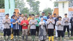 Kapolres Langkat Bersama Masyarakat Tanam Mangrove, Jaga Ekosistem Pesisir dan Dukung Ekonomi Nelayan