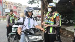 Kapolres Langkat Turun Langsung Pimpin Strong Point Pagi, PJU Juga Hadir Layani Masyarakat