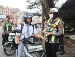 Kapolres Langkat Turun Langsung Pimpin Strong Point Pagi, PJU Juga Hadir Layani Masyarakat